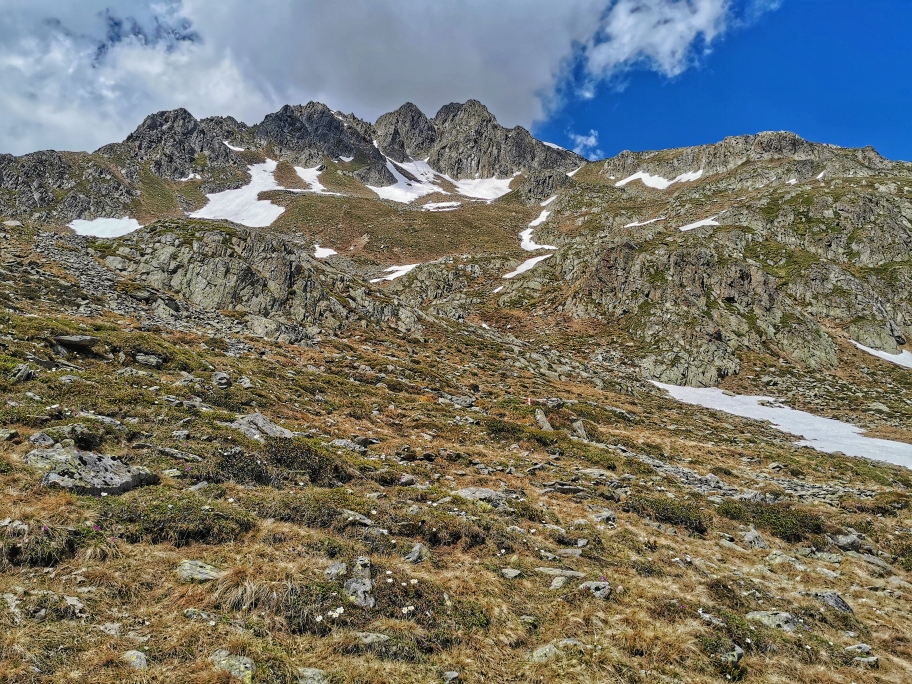Selbst von hier fast unerreichbar weit entfernt: der Gipfel des Defregger Pfannhorn
