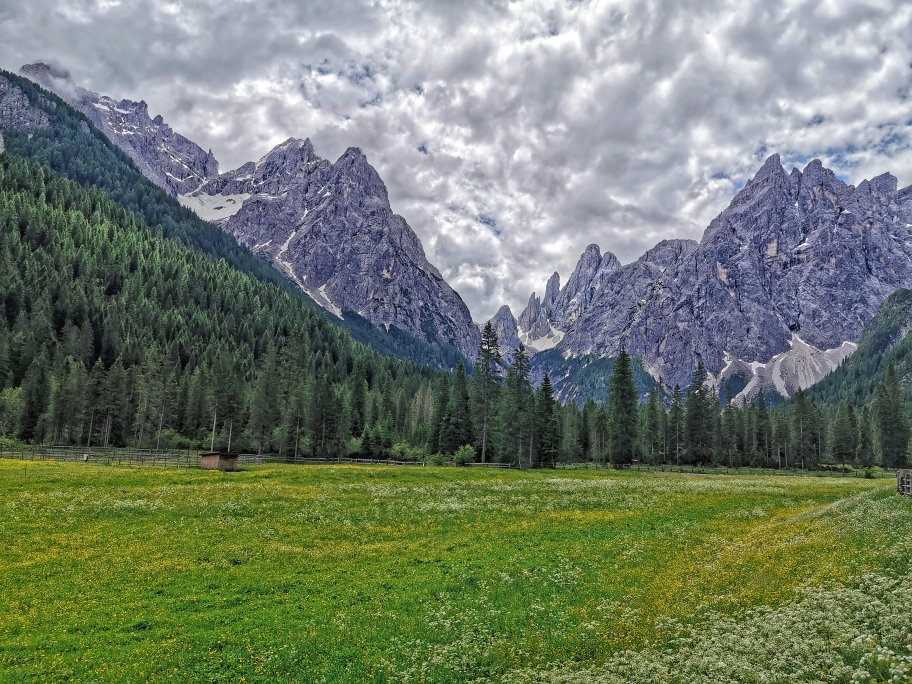 Ein letzter Blick zurück auf Haunold und Dreischusterspitze