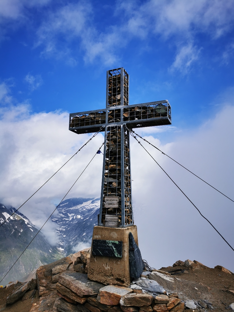 Am Gipfel der Kreuzspitze (3.155m)