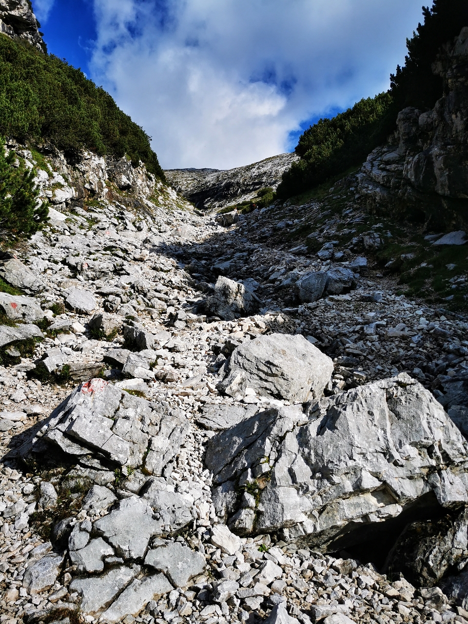 Es geht steinig weiter hinauf