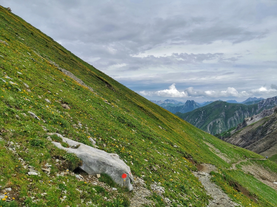 Gemütlicher Panoramaweg zur Kemptner Hütte