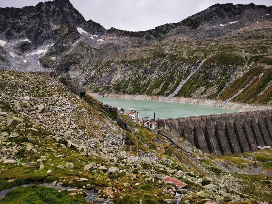 Der Lago Pantone