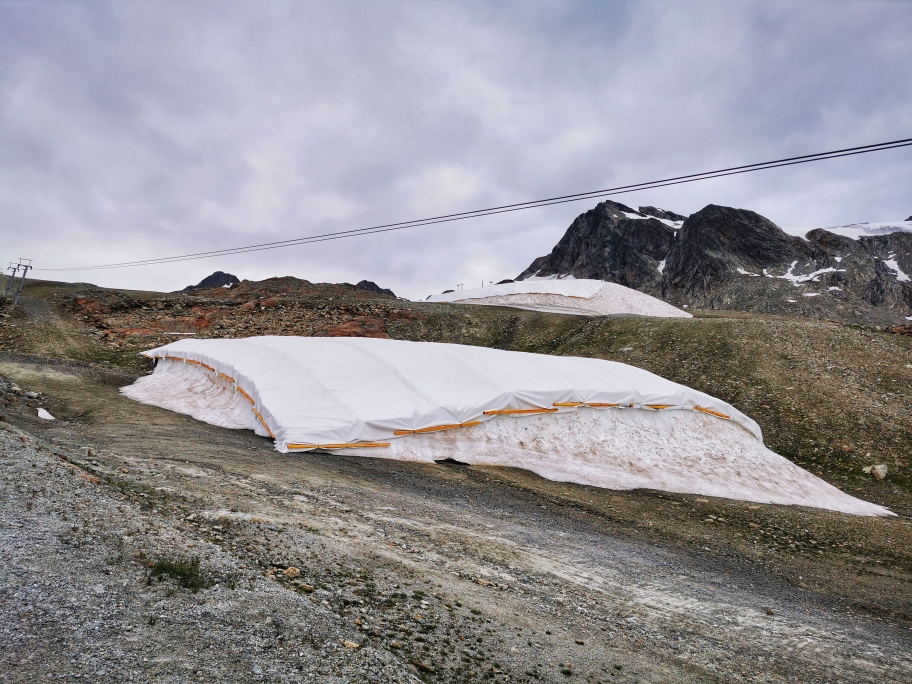 Schneereserven für die kommende Skisaison
