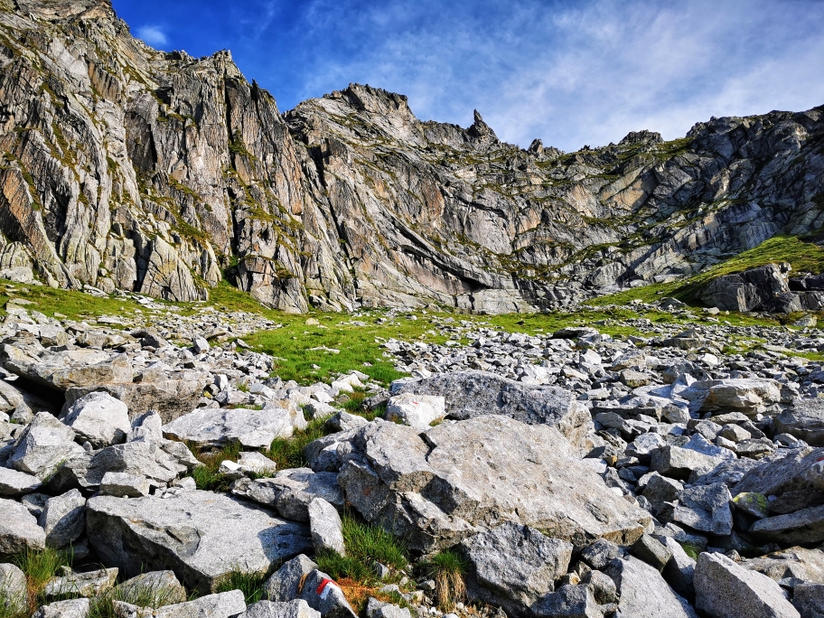 ... bis der Wandfuß erreicht ist und einen beeindruckenden Blick zurück ermöglicht