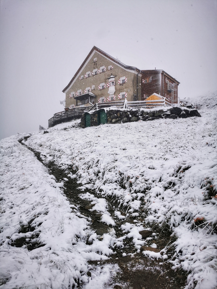 Morgens am Hochjochhospiz