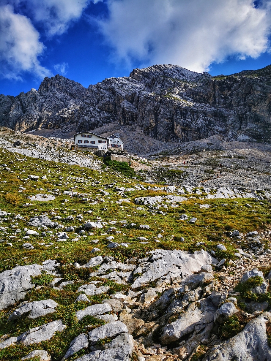 Die Knorrhütte ist in Sicht