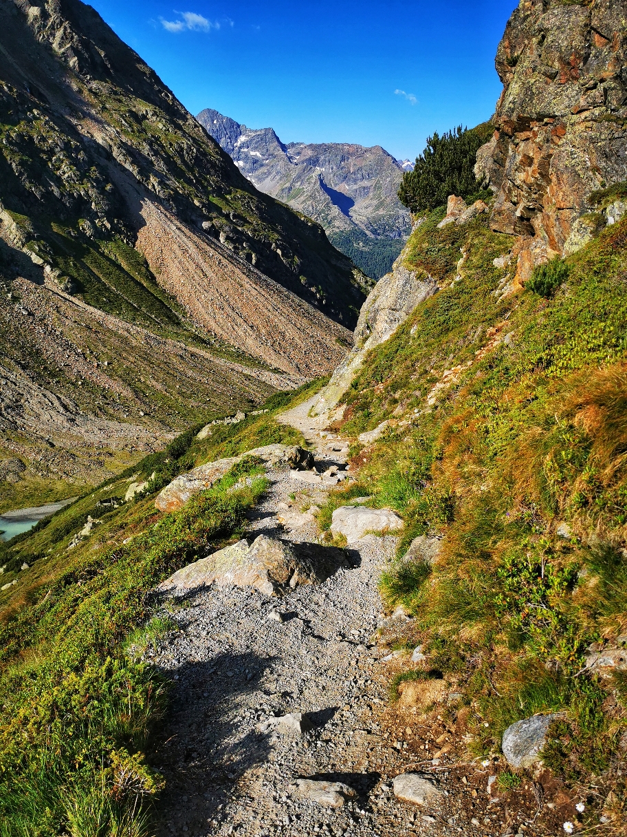 Abstieg ins Tal