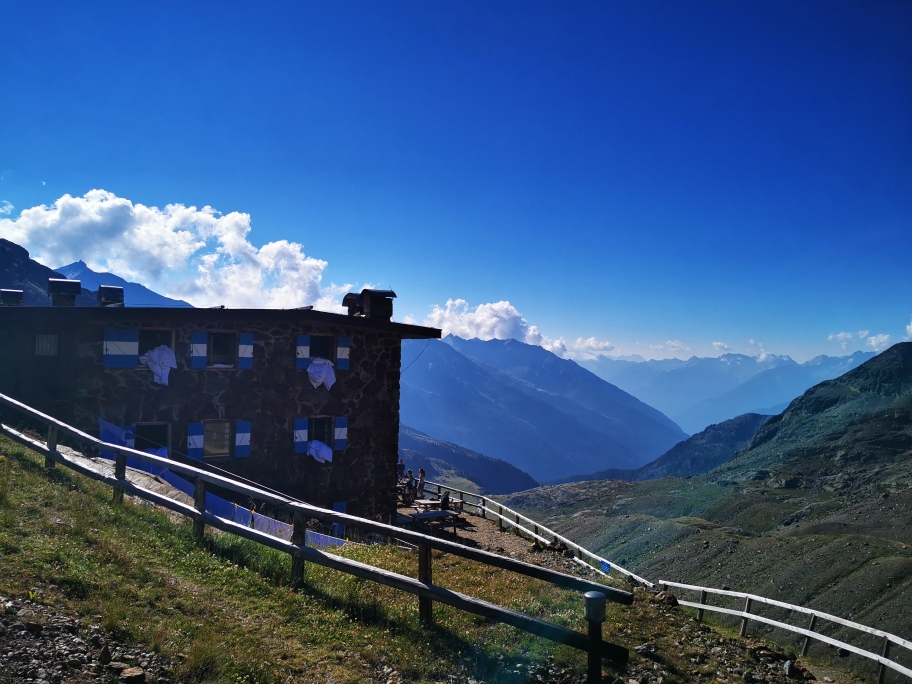 Das Rifugio Cevedale auf 2.610m