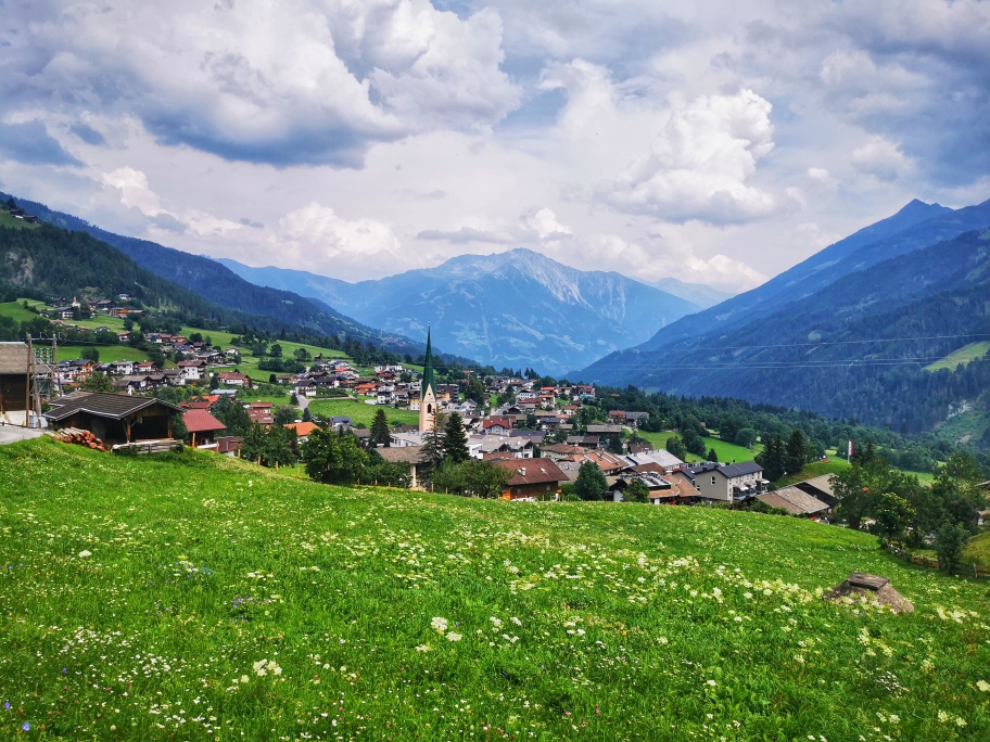 Blick auf Obermauern und das Virgental