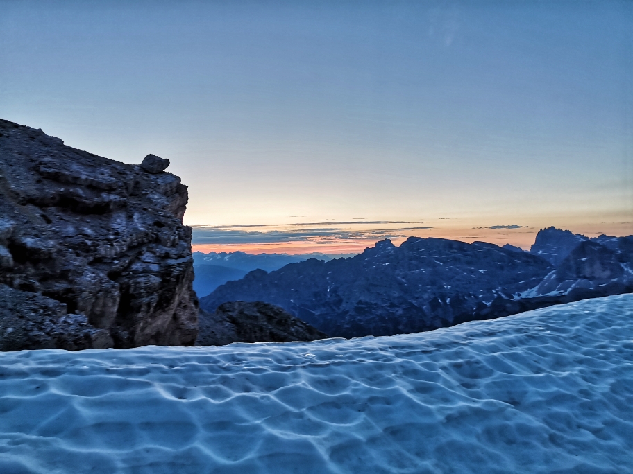 Kurz vor Sonnenaufgang sind wir fast am Ziel