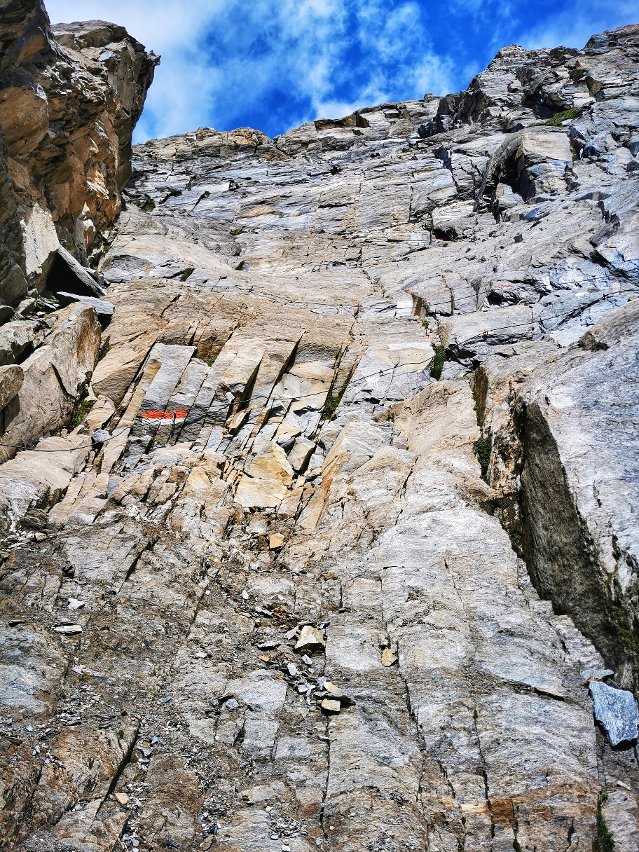 Blick zurück auf die nahezu senkrechte Wand