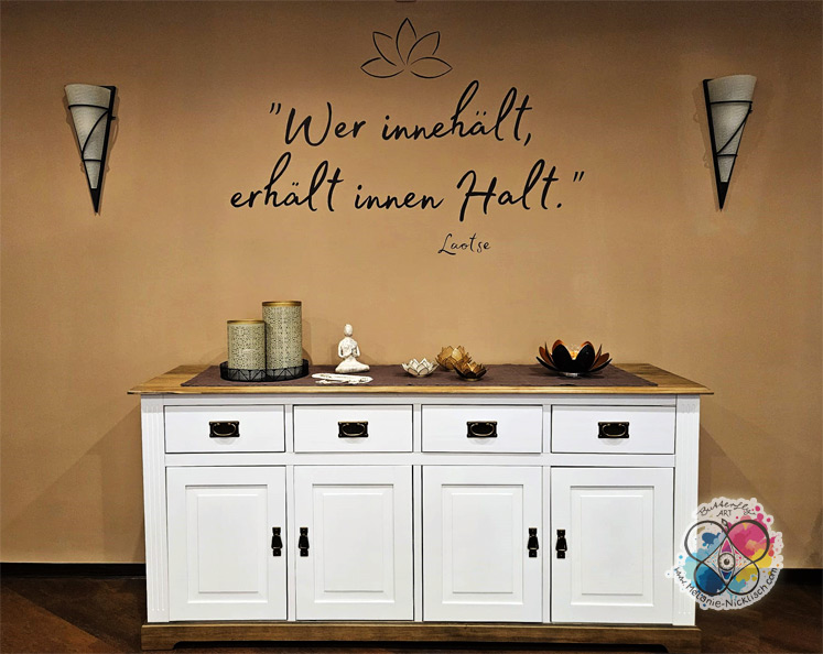 Handschriftlich, gemalter Wandspruch im Yogakursraum in Glaubitz