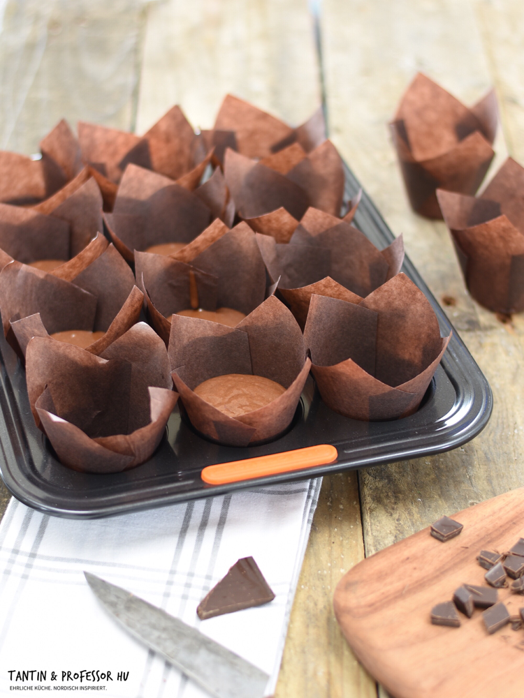 SCHOKOLADEN MUFFIN MIT MANDELKROKANT