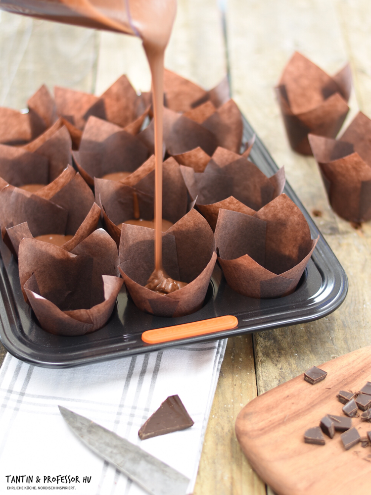 SCHOKOLADEN MUFFIN MIT MANDELKROKANT