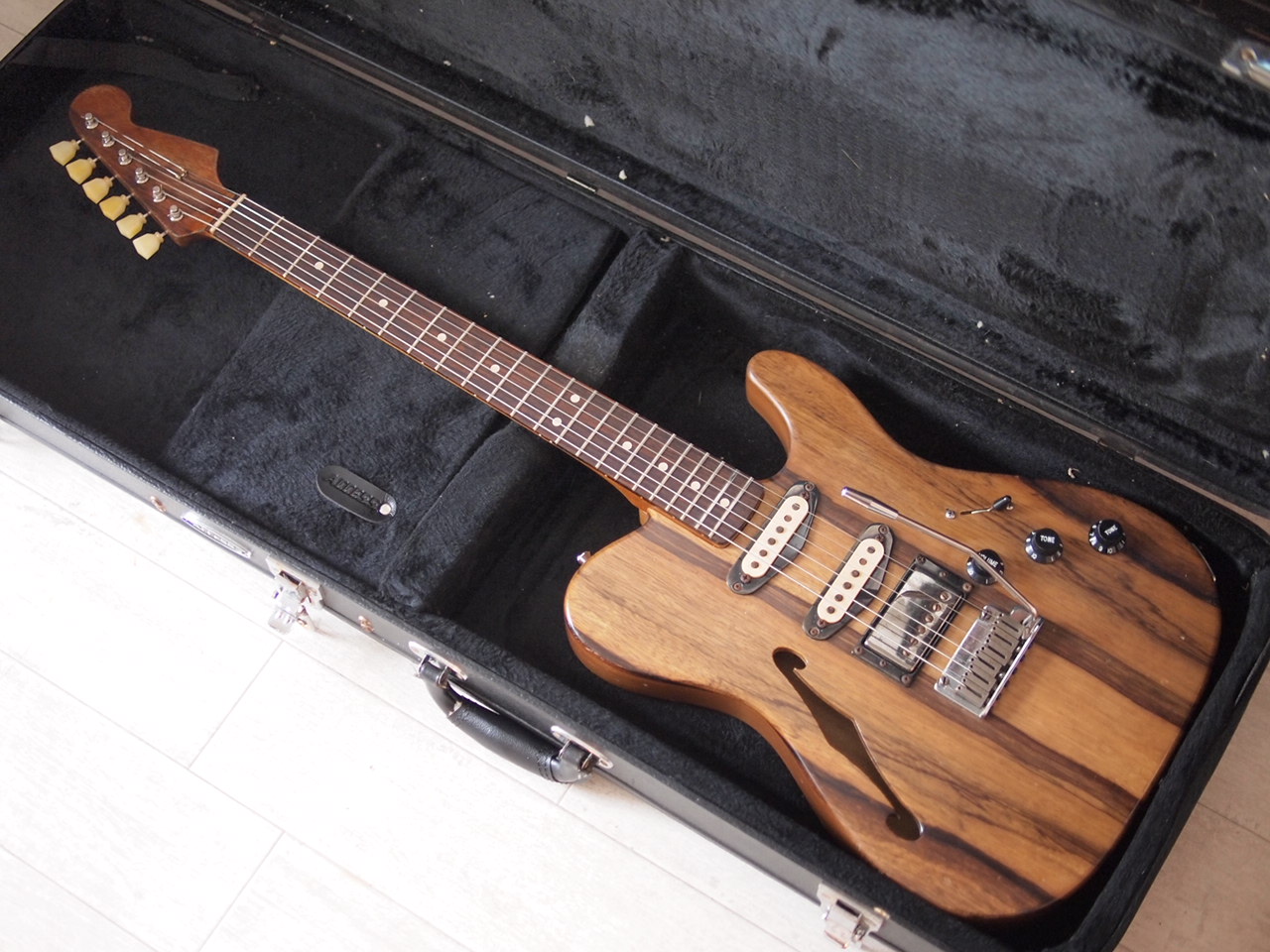 SOLD Warmoth - Hybrid Telecaster Thinline - Black Korina SOLD Warmoth - Hybrid Telecaster Thinline - Black Korina
