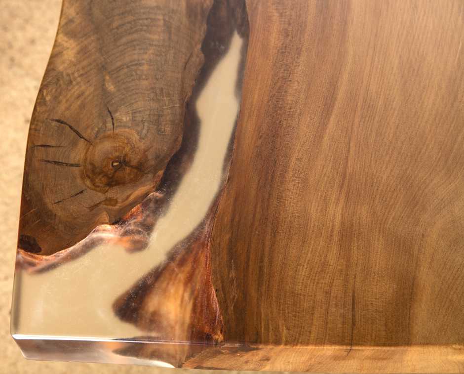 Exklusiver Kauri Esstisch, hochwertiges Design Tischunikat, feuchtigkeitsresistenter Holztisch Esstisch, einzigartiger Designer Holztische, grosser Tisch mit Naturverwachsungen und Harz