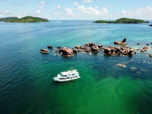 Rainbow Divers Vietnam Best PADI Dive Center, Aerial view of a scuba diving boat in Phu Quoc Vietnam