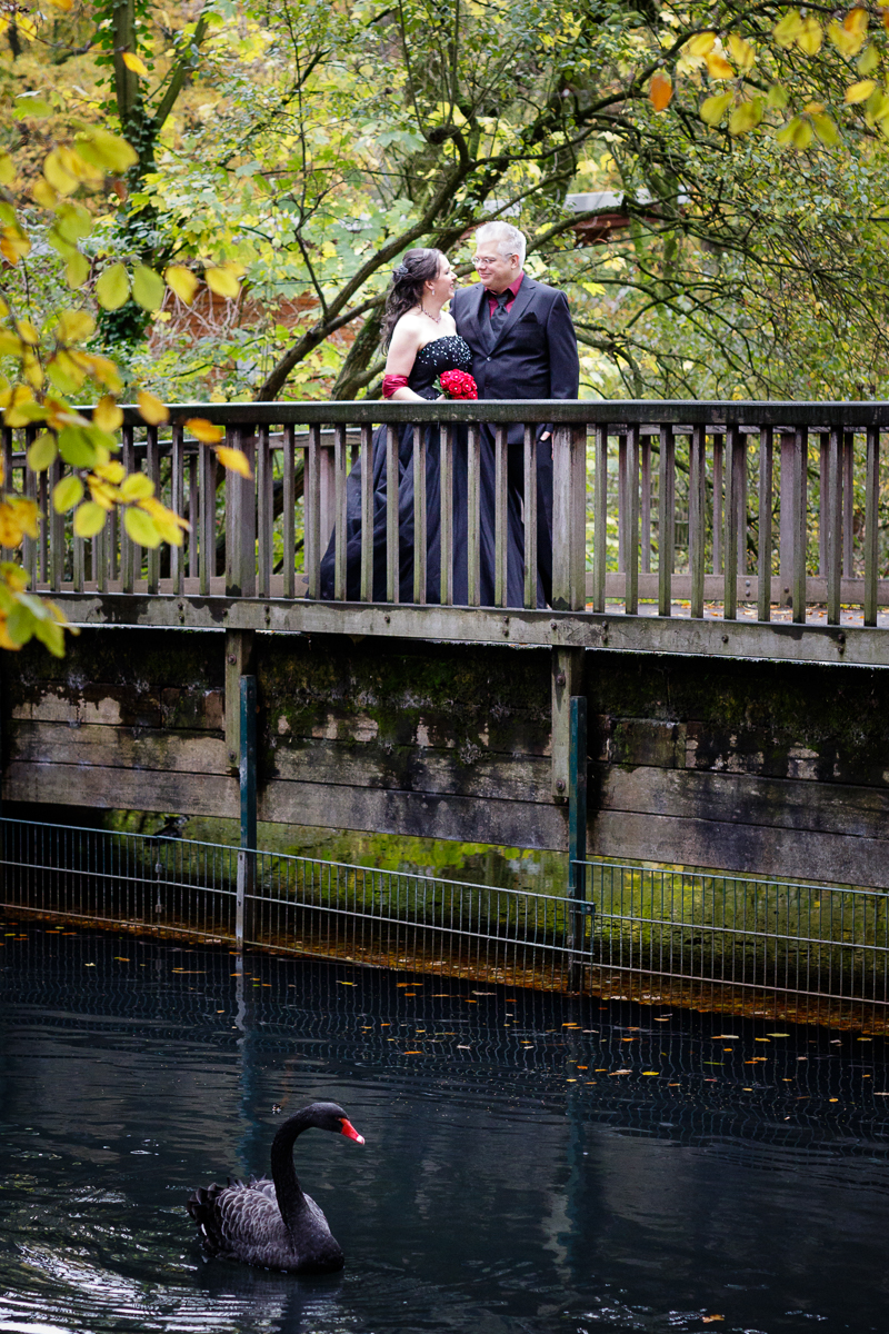 Hochzeit in scharzem Brautkleid, Kaisergarten Oberhausen