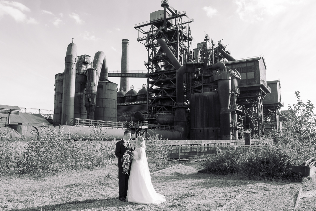 Hochzeitspaar im Landschaftspark Nord, Duisburg Hochzeitsfotgraf Duisburg