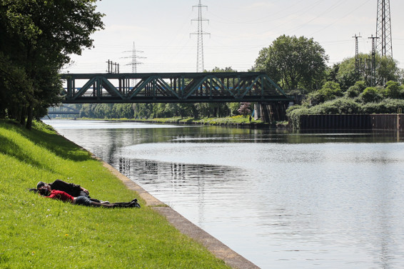 Den Frühling genießen. Sonntags am Rhein Herne Kanal in Oberhausen
