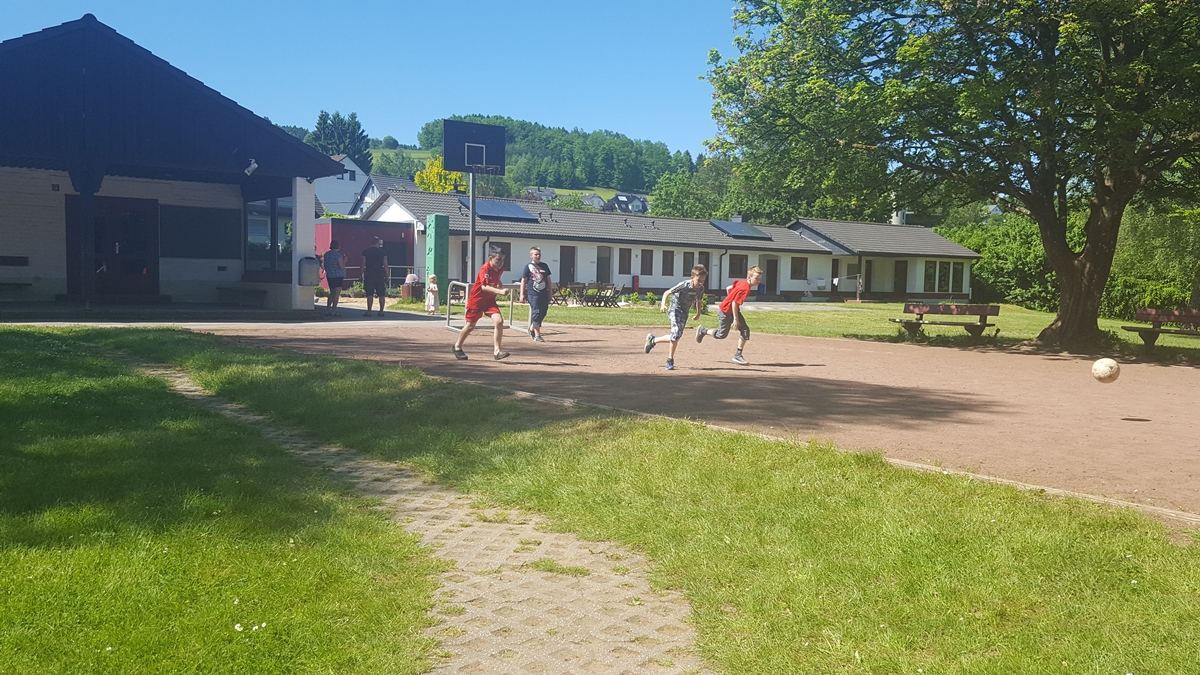 Der Fußballplatz wurde viel genutzt