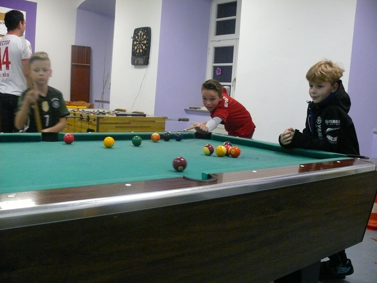 ...und Billard spielen.