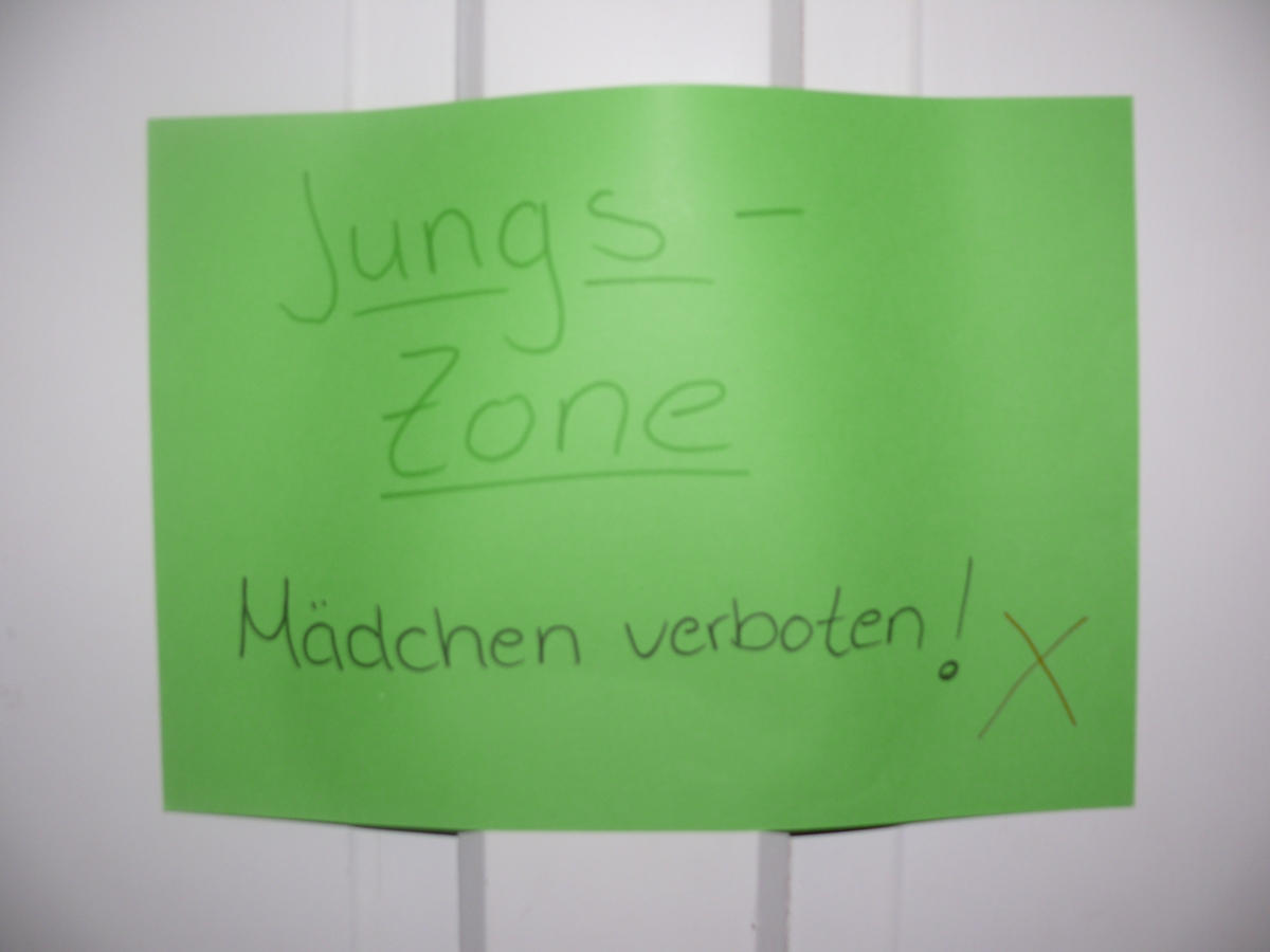 In der Jungszone waren natürlich die Mädels verboten!