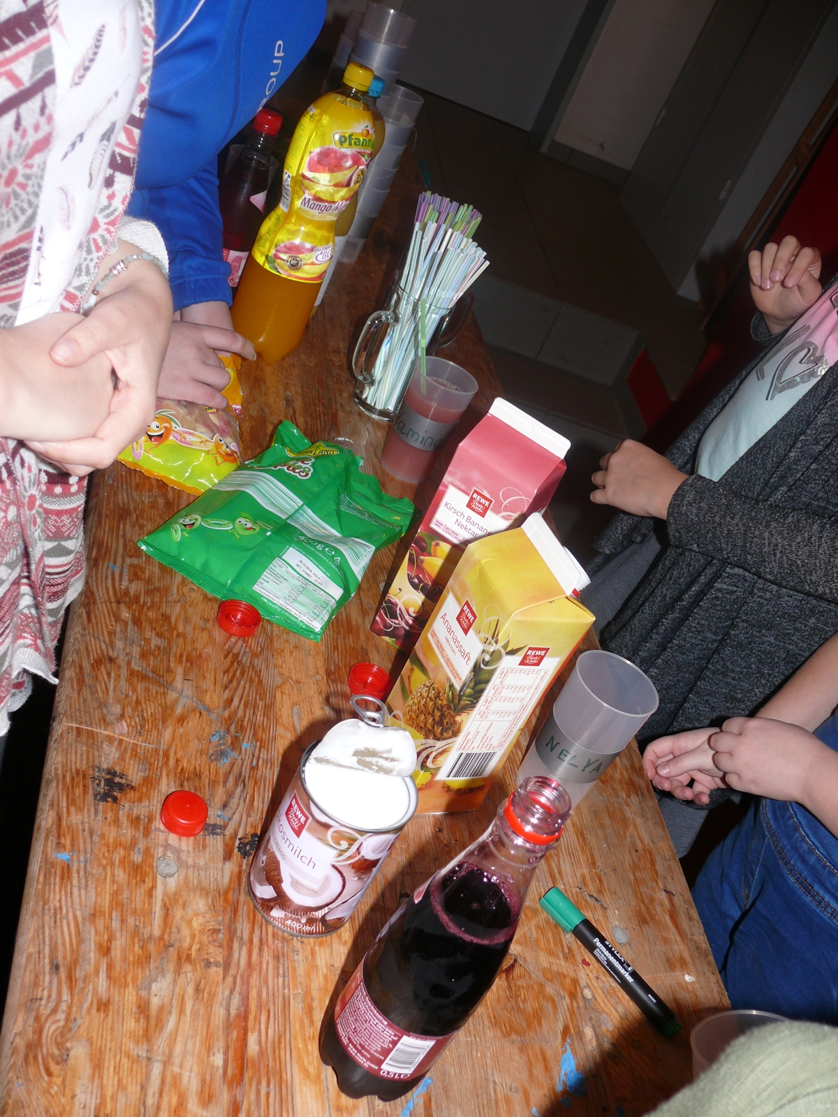 Die Kinder konnten zwischen zwei verschiedenen alkoholfreien Cocktails wählen