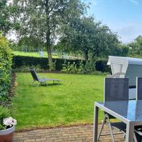 uneinsehbarer Garten gelegen zwischen Feldern