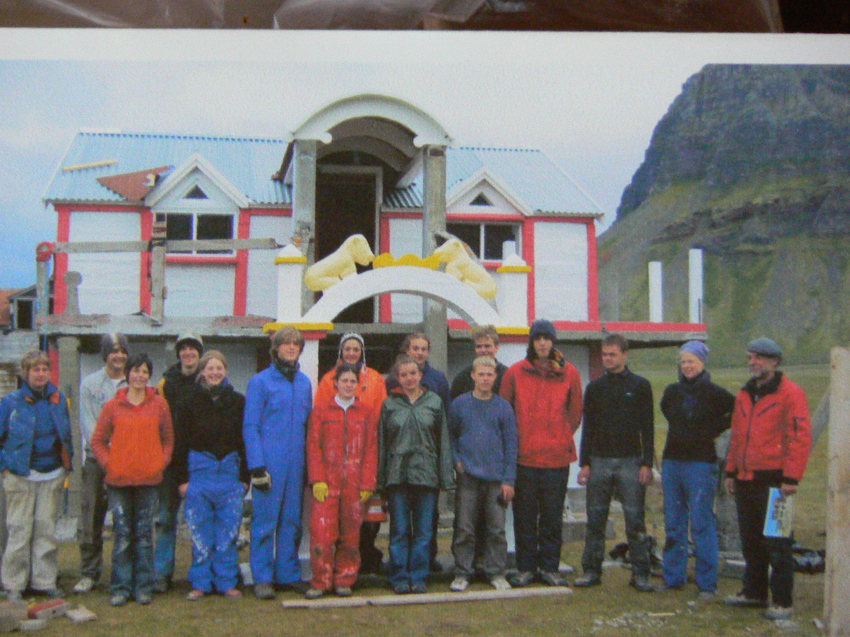  EOS workcamp-restoring Samúel´s museum 2006