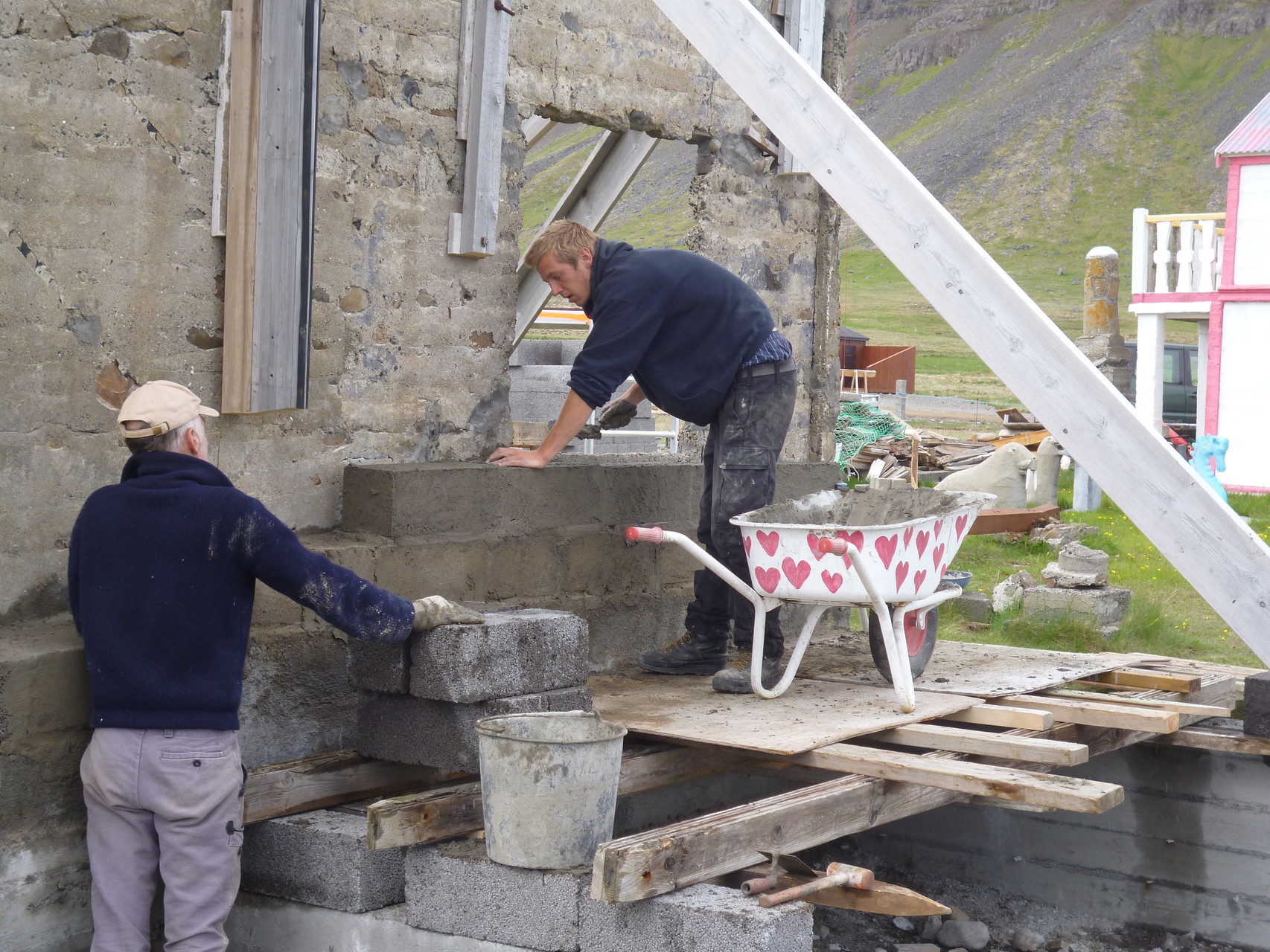 Matthew Chalk and Gerhard König restoring Samúel´s house 2014