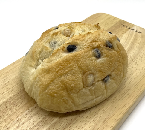 黒千石大豆入りパン