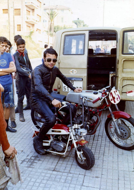 Ricardo Fargas en una Rabassada en 1969 montando una Mini Marcelino Primerisima Serie