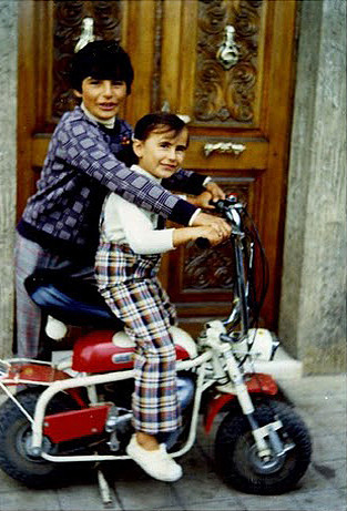 Marta y César con su Mini Marcelino Primera Serie