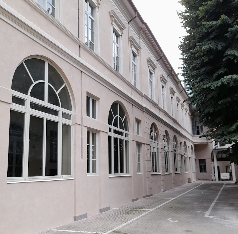 Vercelli (VC) - Liceo Clssico "Lagrangia" Via Duomo, 4