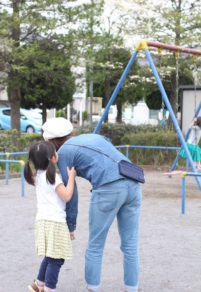 お財布ショルダーはママと子どもの公園遊びに便利 - イシロヨウコのお