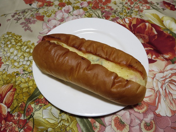 リヨンsudaトロワの明太ポテトパニーニの全体画像。