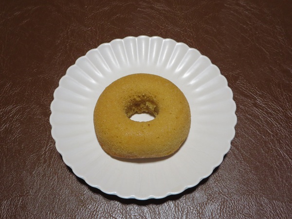 ケーキハウス チューリップ【焼ドーナツ(メープル)】の全体画像。