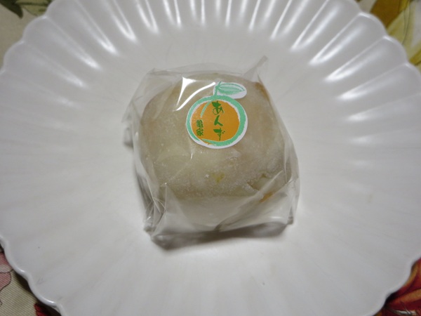 亀家朝道のあんず餅の全体画像。