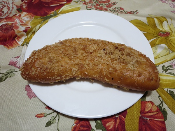 ポンパドウルの横須賀海軍カレーパン(辛口)の全体画像。