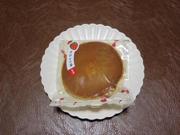 菓子工房福どらのほほえみ苺の全体画像。