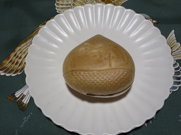 河内屋の検見川最中の全体画像。