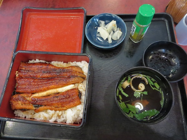 夢庵のうな重の全体画像。