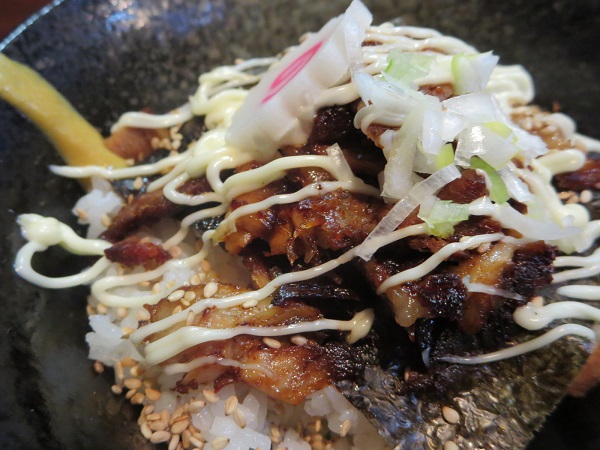 金獅子のチャーシュー丼の近影画像。