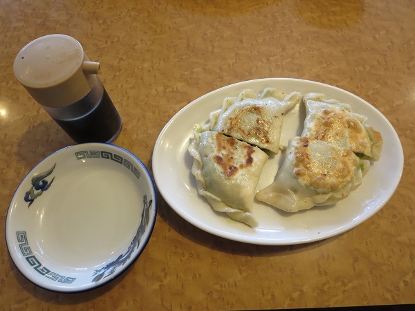 海味鮮の自家製ニラ大餃子の全体画像。