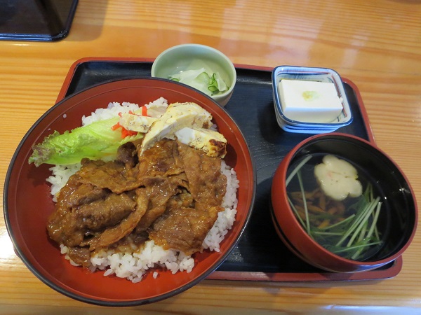 九重の焼肉丼の全体画像。