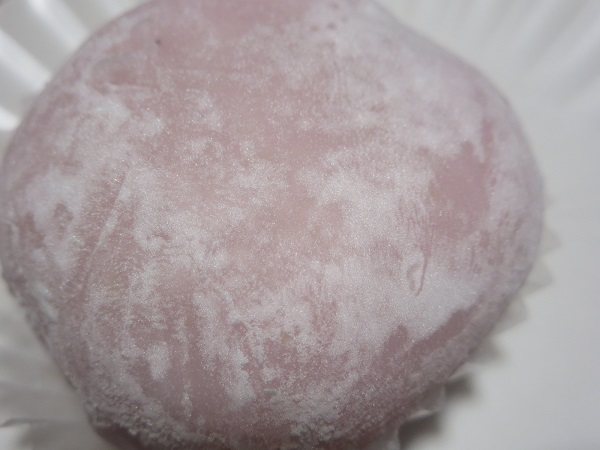 本家 大和田のいちご大福の別角度からの近影画像。