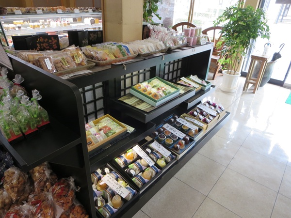 新松月の店内の様子。
