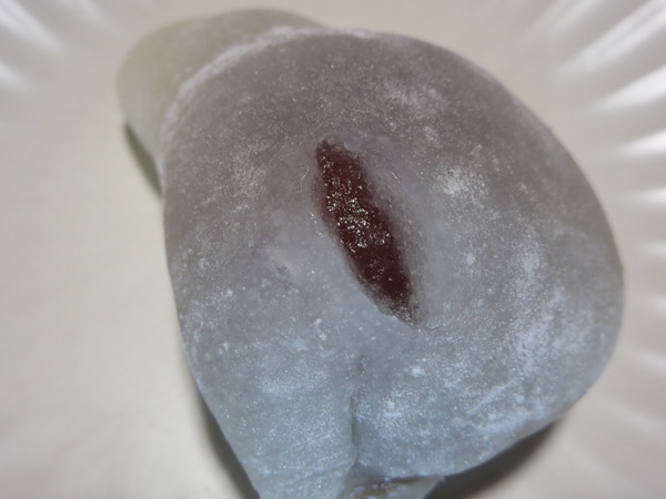 菓匠 梅月庭の苺大福の近影画像。