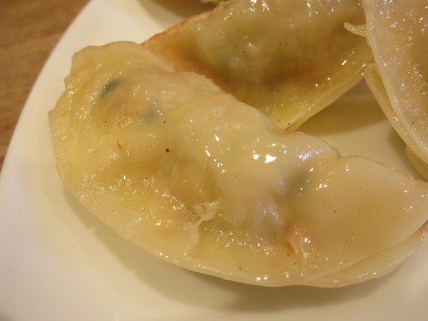 中華洋食食堂 あゆたの餃子の焼き目の付いていない側の近影画像